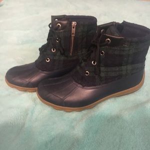 Sperry green/navy plaid duck boots size 6 1/2.